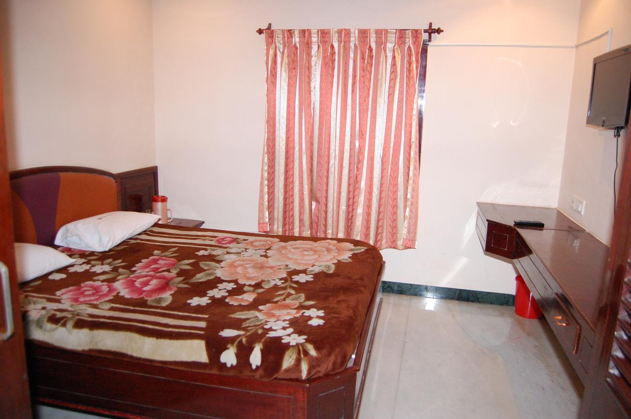 Parvathi Residency Hotel นาเกอร์โคอิล ภายนอก รูปภาพ
